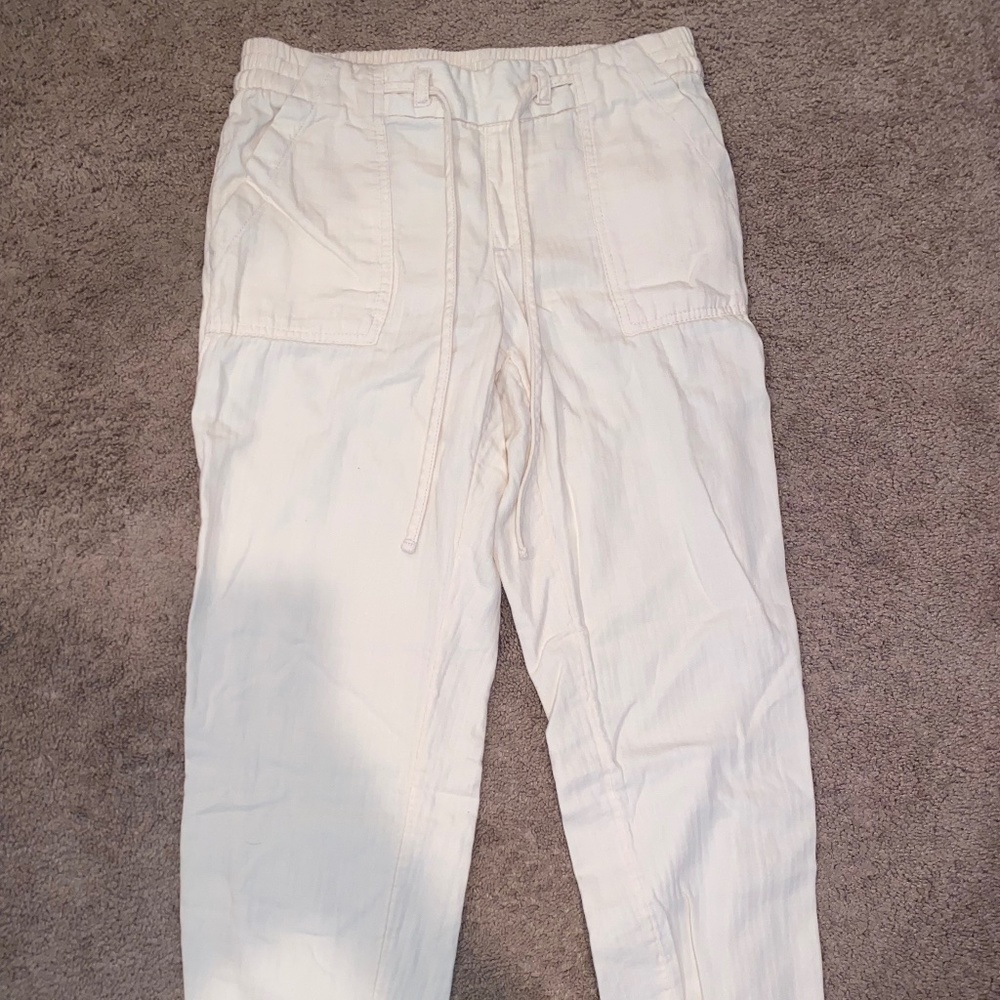 OLD NAVY CREAM/WHITE CUFFED PANTS